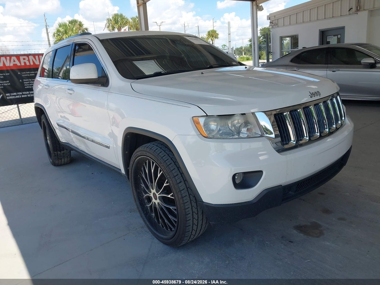 1C4RJEAG5DC****** · 2013 JEEP GRAND CHEROKEE LAREDO