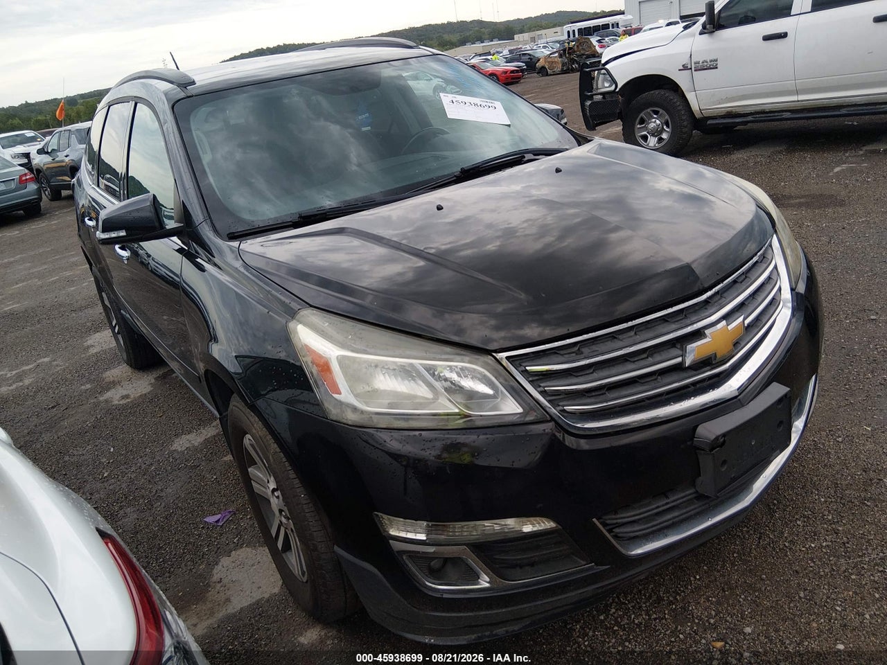 1GNKRHKD4HJ****** · 2017 CHEVROLET TRAVERSE 2LT