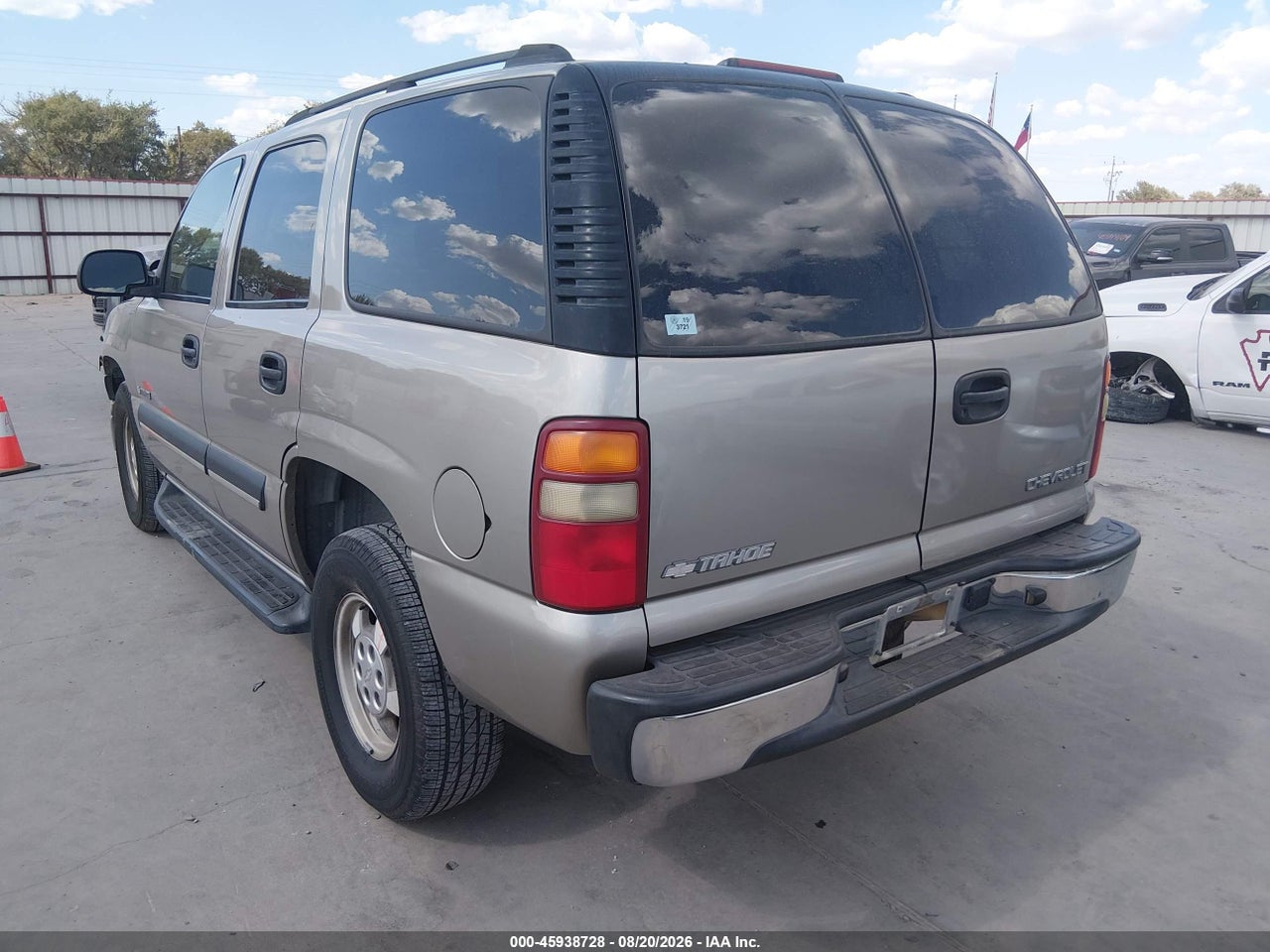 2003 CHEVROLET TAHOE LS · 3/11