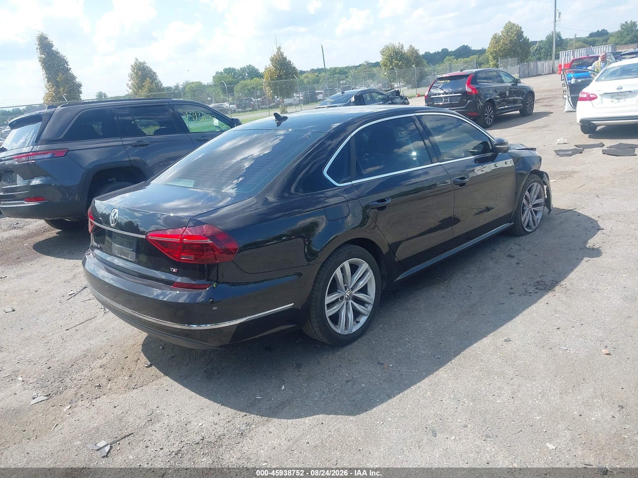 2018 VOLKSWAGEN PASSAT 2.0T SE · 4/11