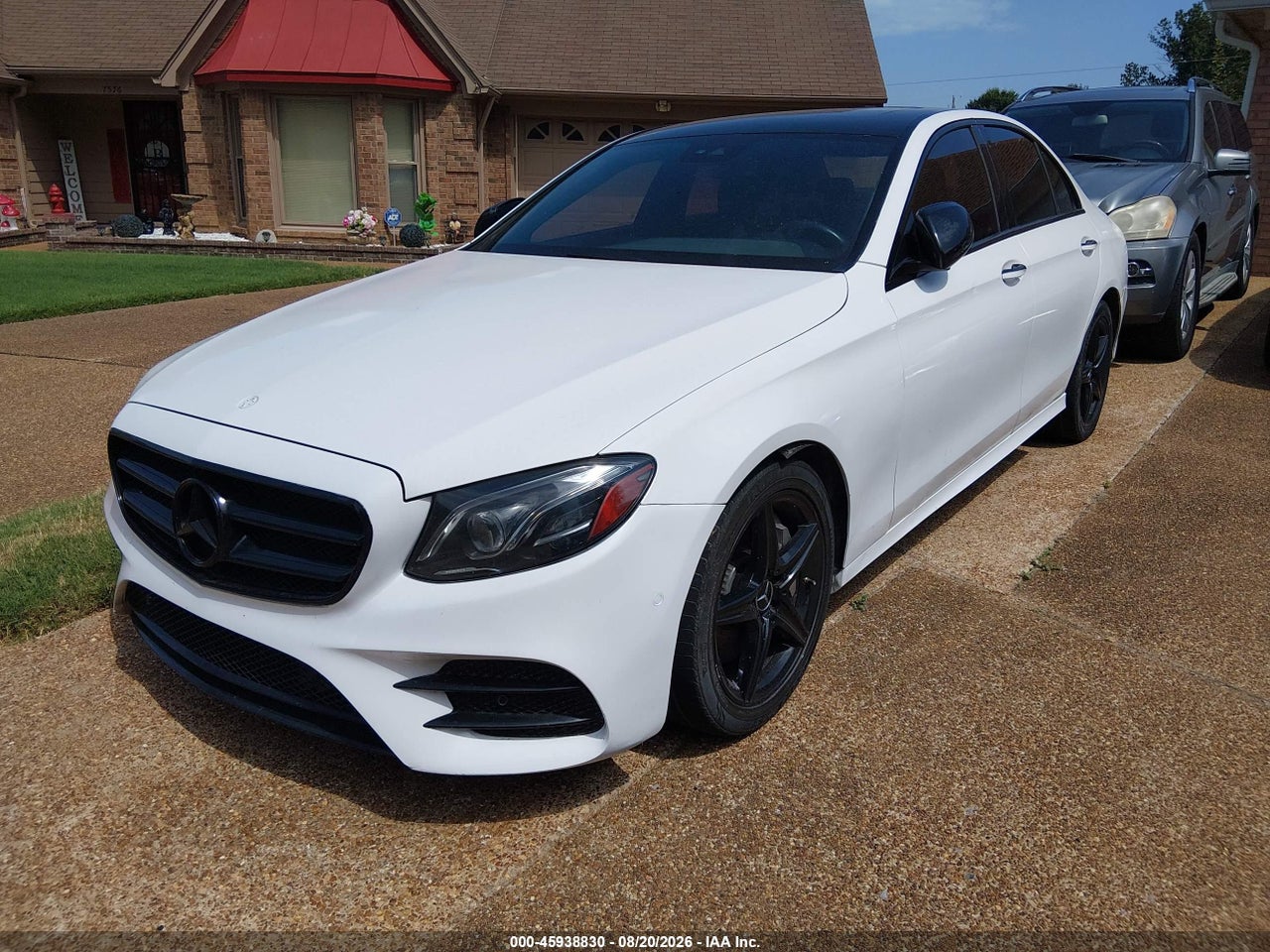 2017 MERCEDES-BENZ E 300 · 2/11