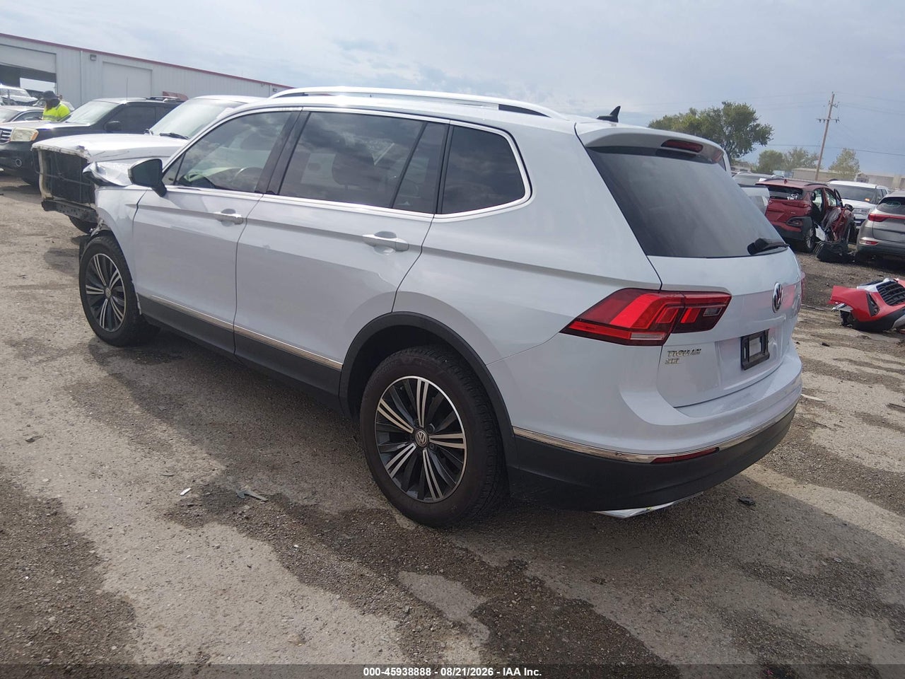 2018 VOLKSWAGEN TIGUAN 2.0T SE/2.0T SEL · 3/11