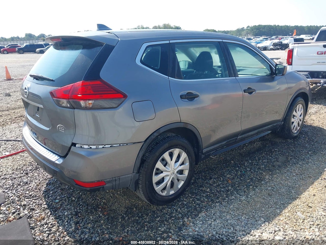 2017 NISSAN ROGUE S · 4/11