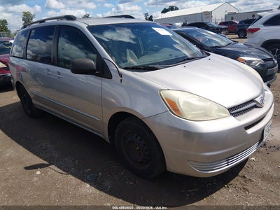 2004 TOYOTA SIENNA LE