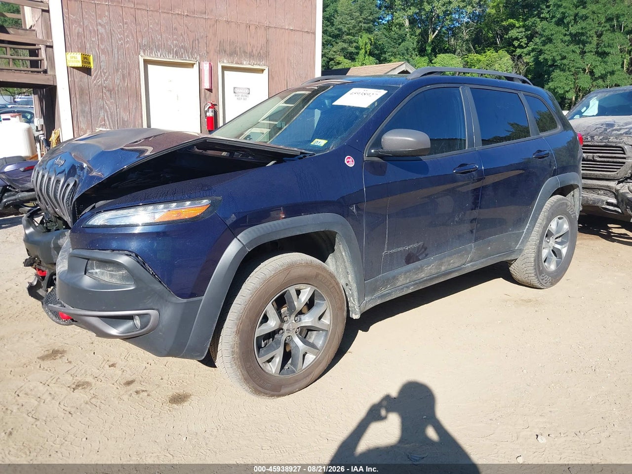 2016 JEEP CHEROKEE TRAILHAWK · 2/11