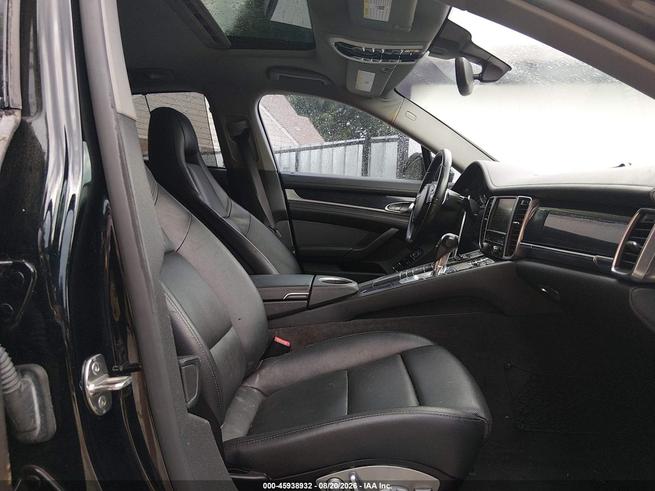 WP0AA2A71GL****** · 2016 PORSCHE PANAMERA 4 · 5/11