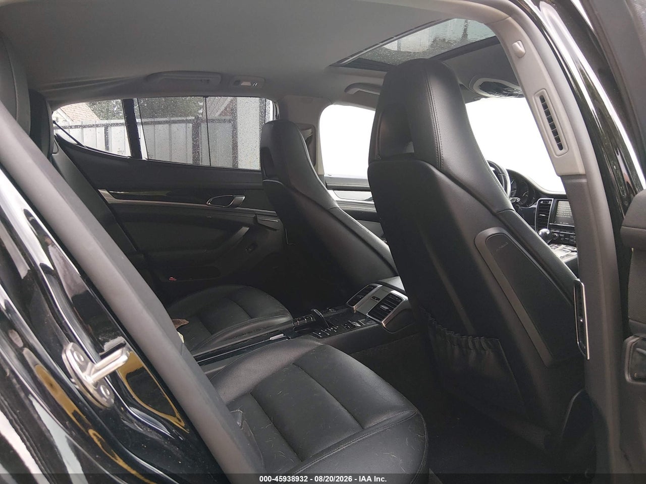 WP0AA2A71GL****** · 2016 PORSCHE PANAMERA 4 · 8/11