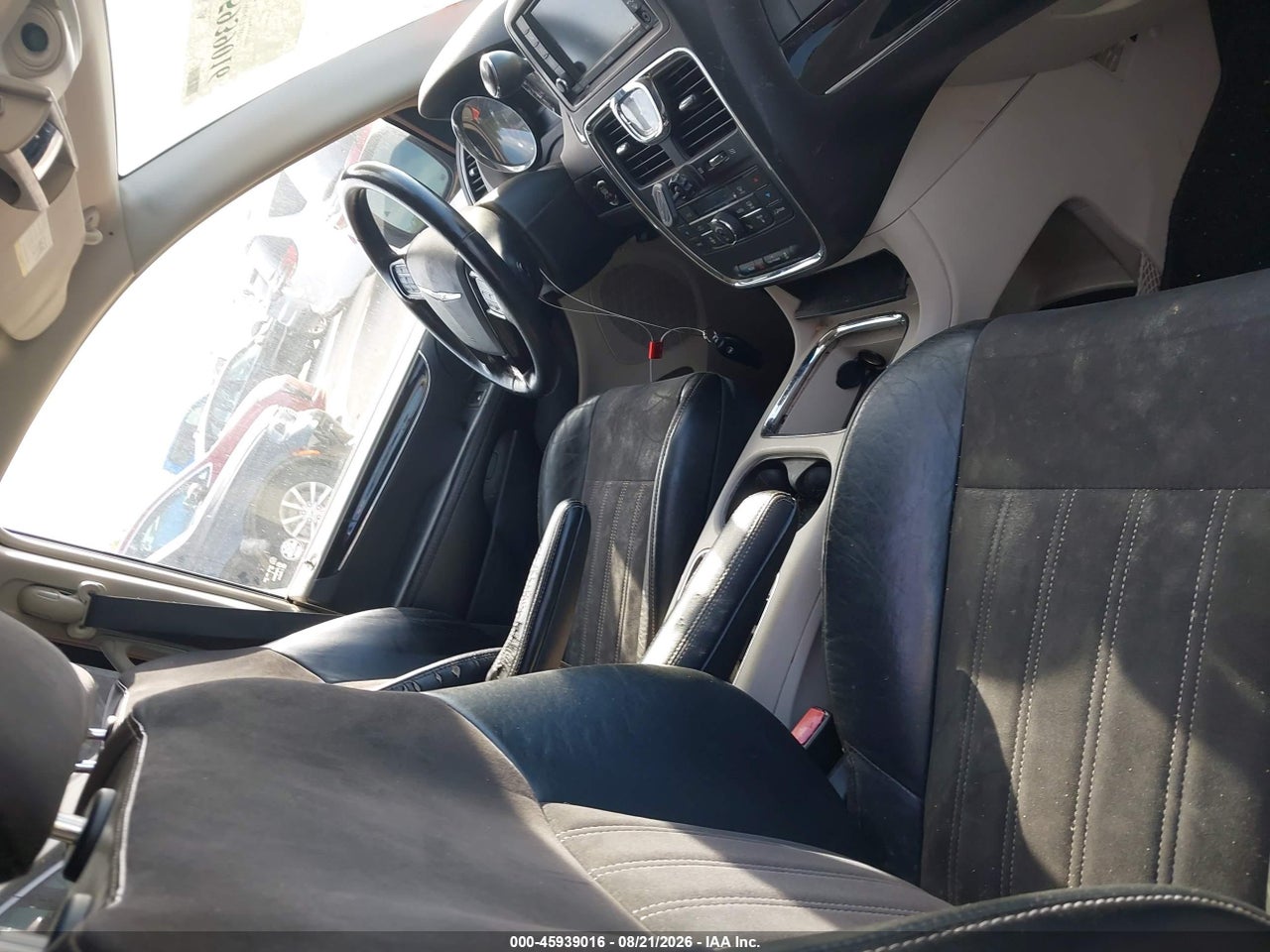 2014 CHRYSLER TOWN &amp; COUNTRY TOURING-L 30TH ANNIVERSARY · 5/11