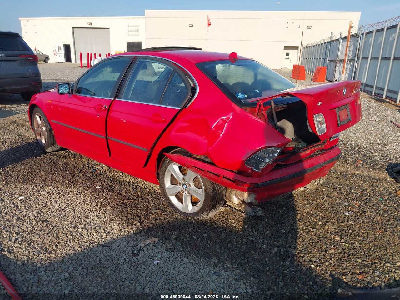2005 BMW 330XI · 3/11