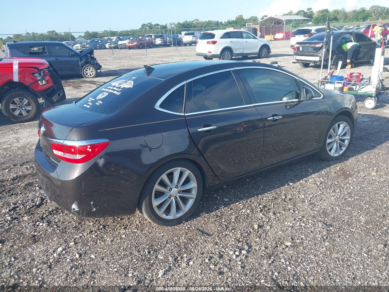 2012 BUICK VERANO LEATHER GROUP · 4/10