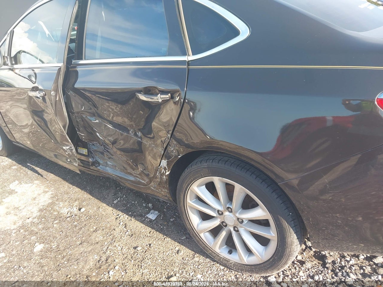 2012 BUICK VERANO LEATHER GROUP · 6/10