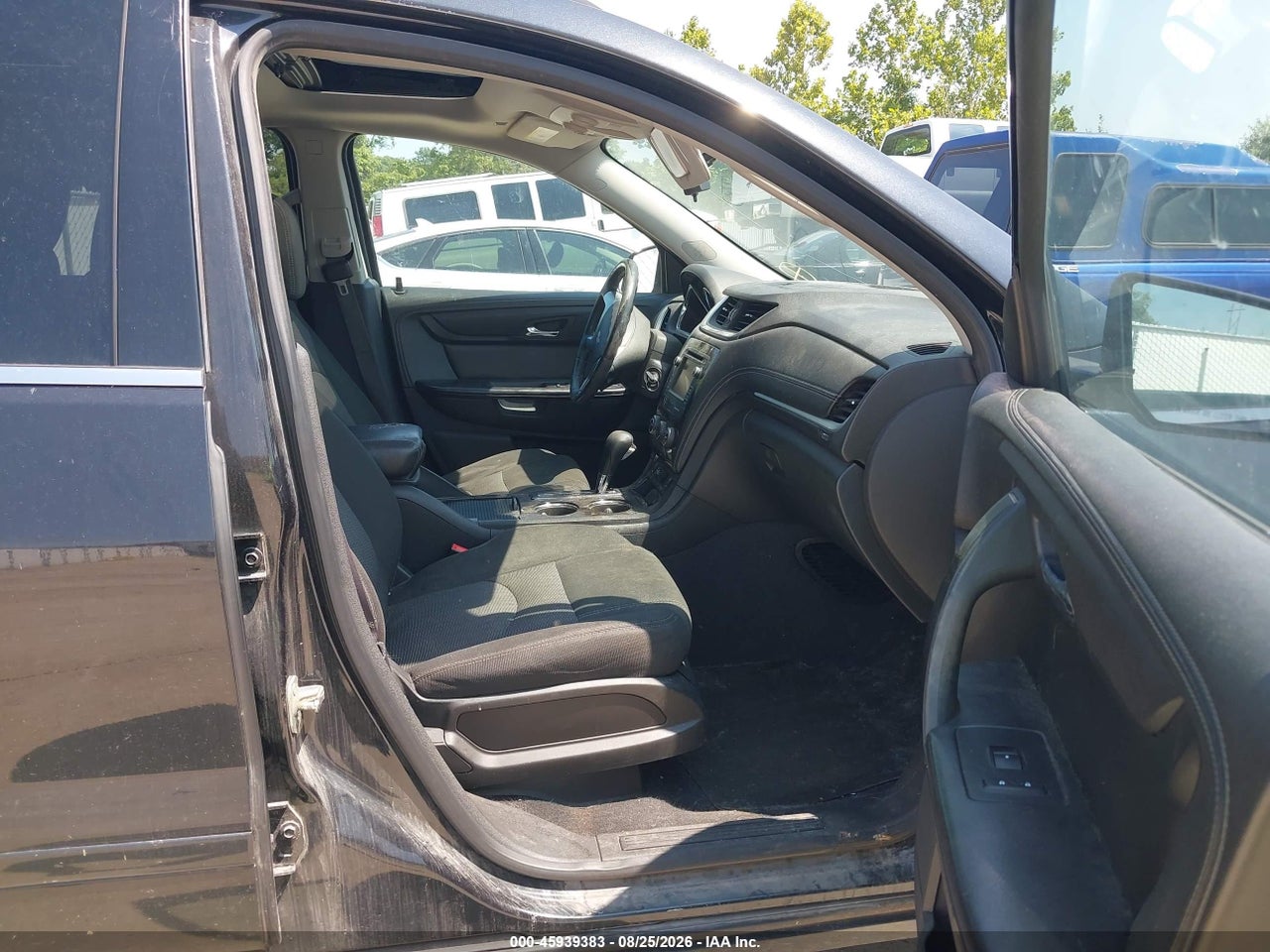 2015 CHEVROLET TRAVERSE LT · 5/11