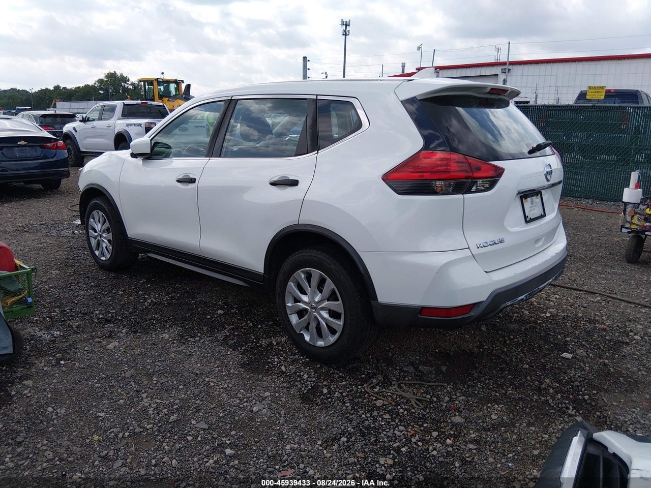 2017 NISSAN ROGUE S · 3/11
