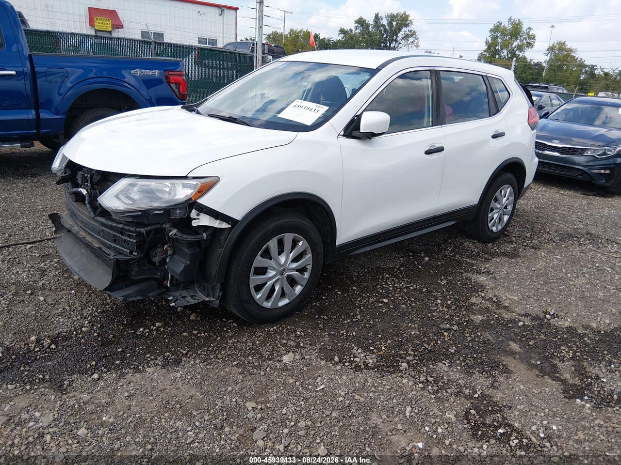 2017 NISSAN ROGUE S · 2/11