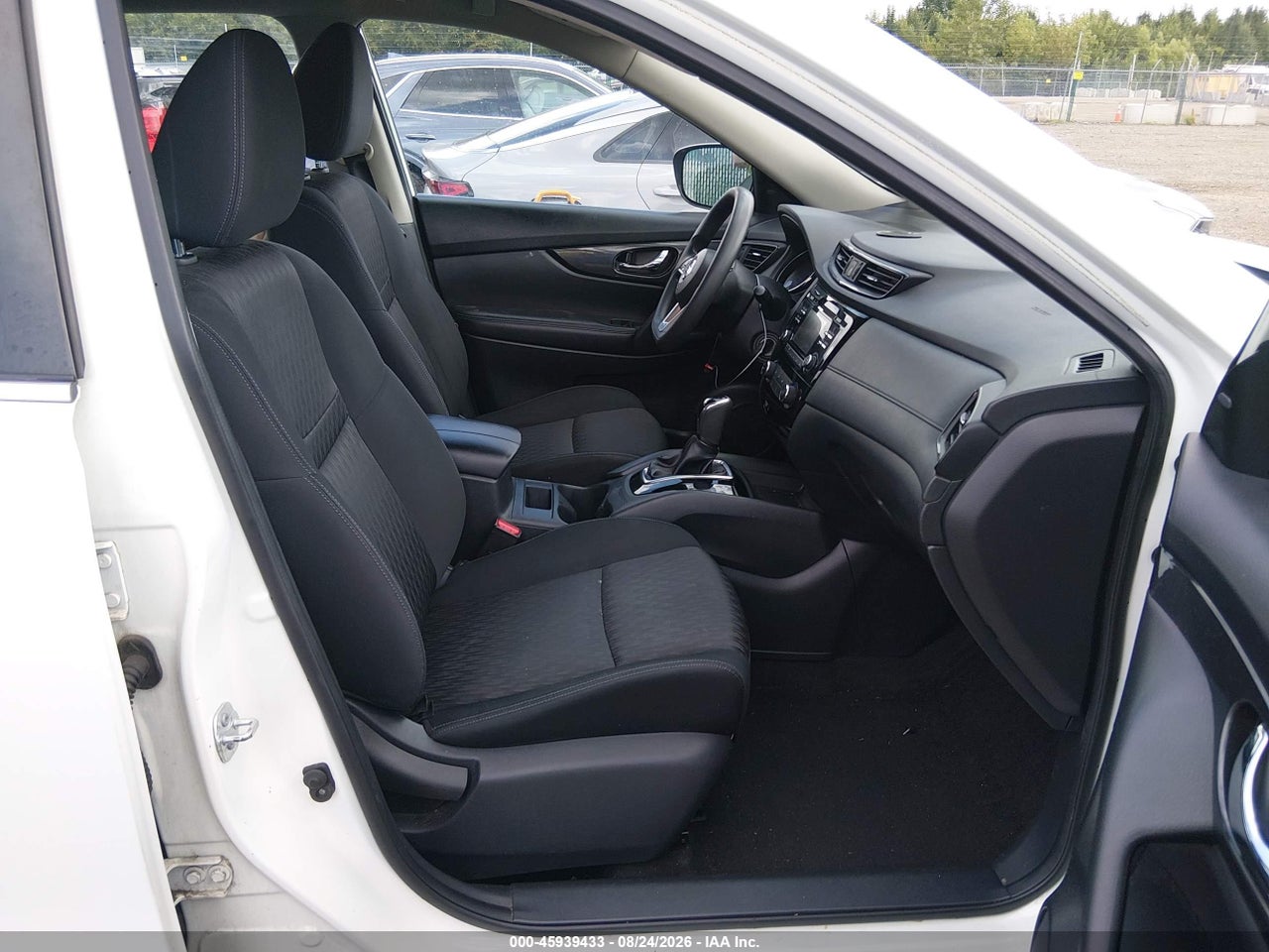 2017 NISSAN ROGUE S · 5/11