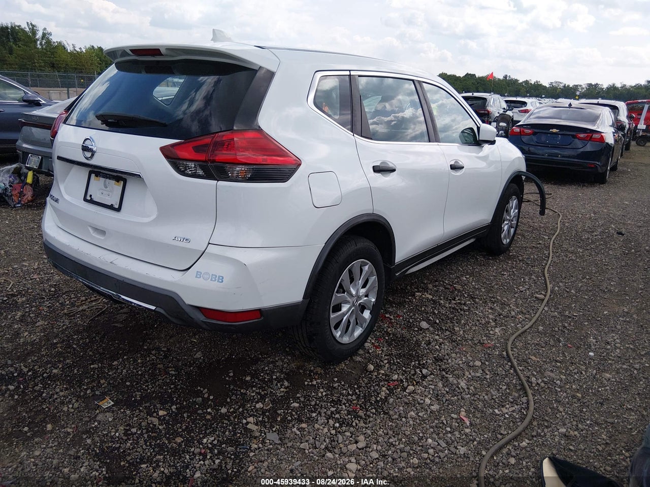 2017 NISSAN ROGUE S · 4/11