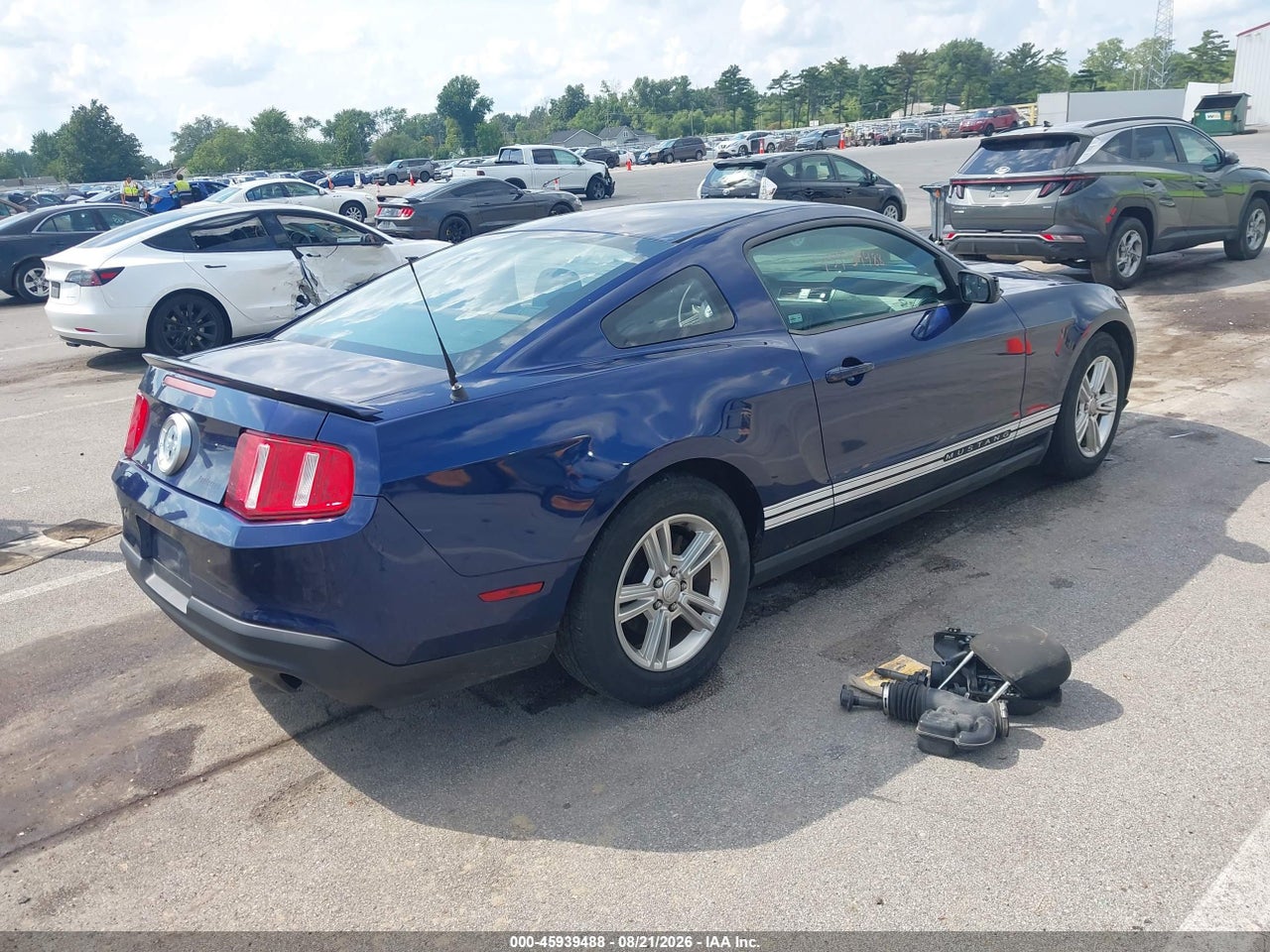 2011 FORD MUSTANG V6 · 4/11