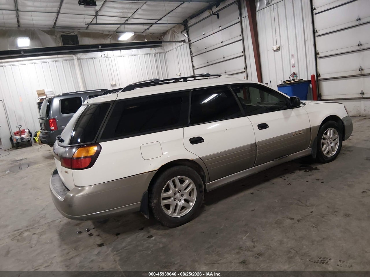 2001 SUBARU OUTBACK · 4/11