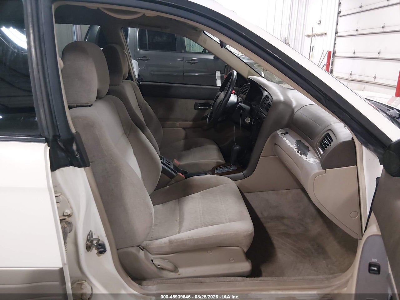 2001 SUBARU OUTBACK · 5/11