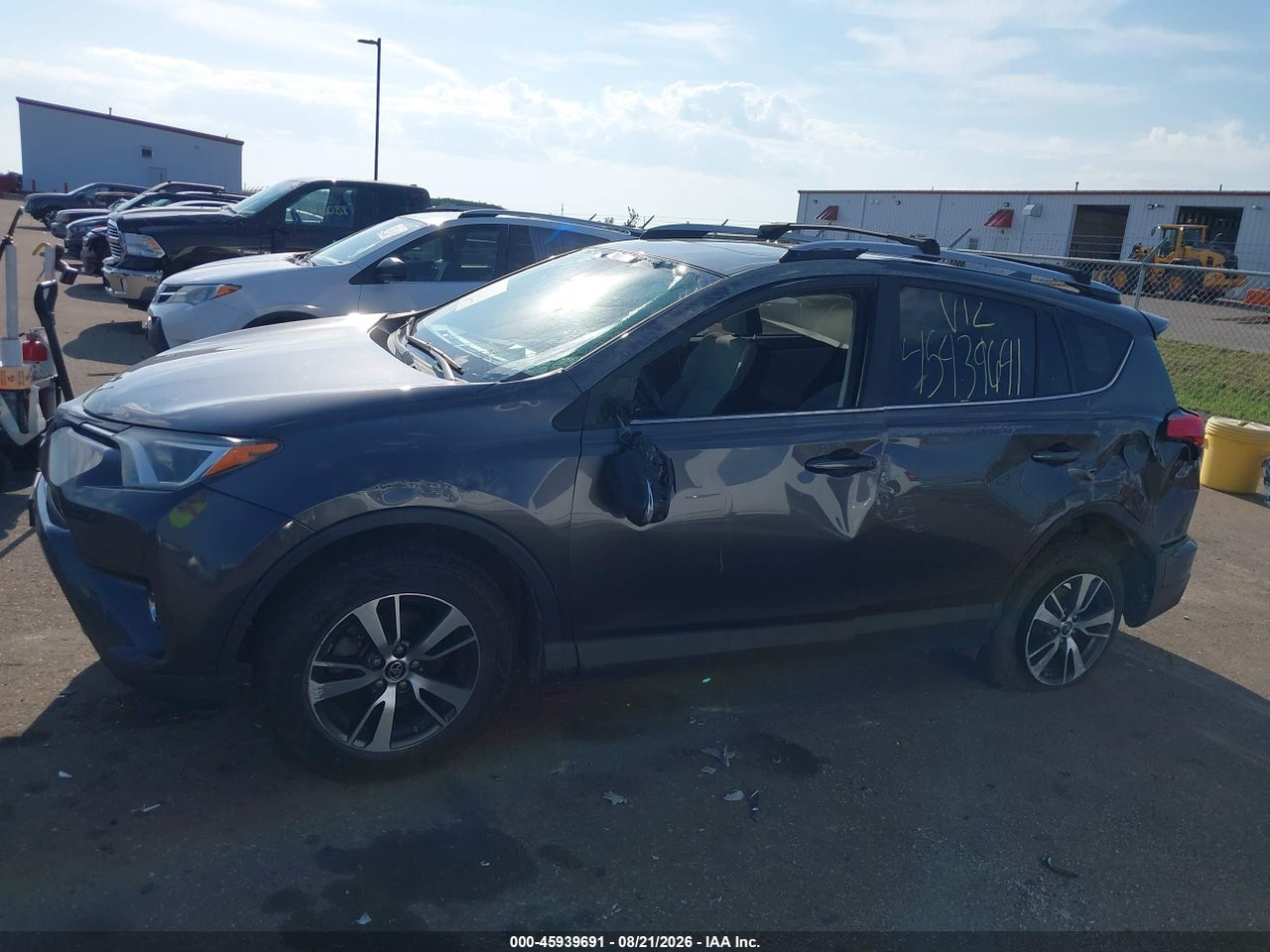 2018 TOYOTA RAV4 XLE · 6/11