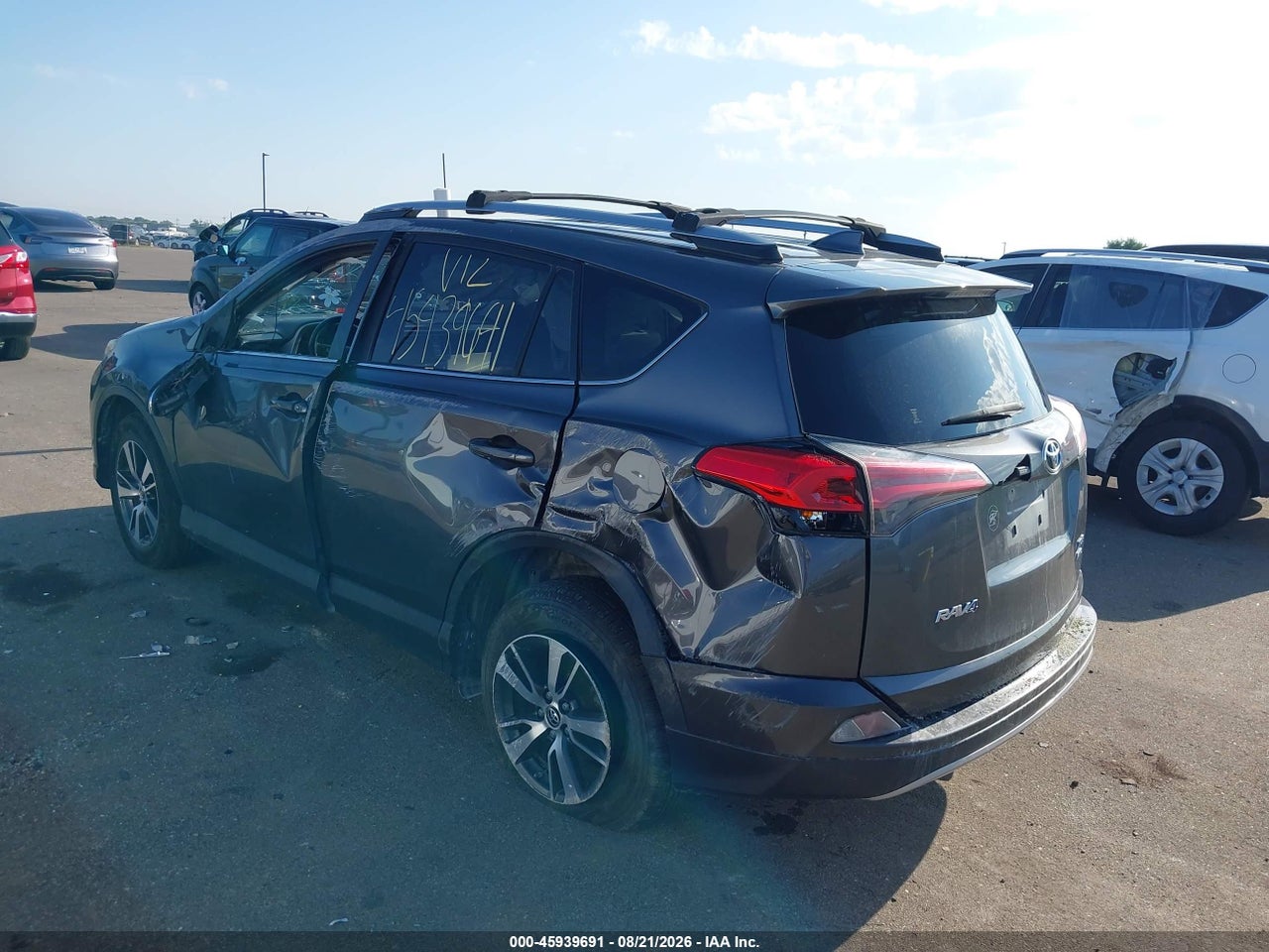 2018 TOYOTA RAV4 XLE · 3/11