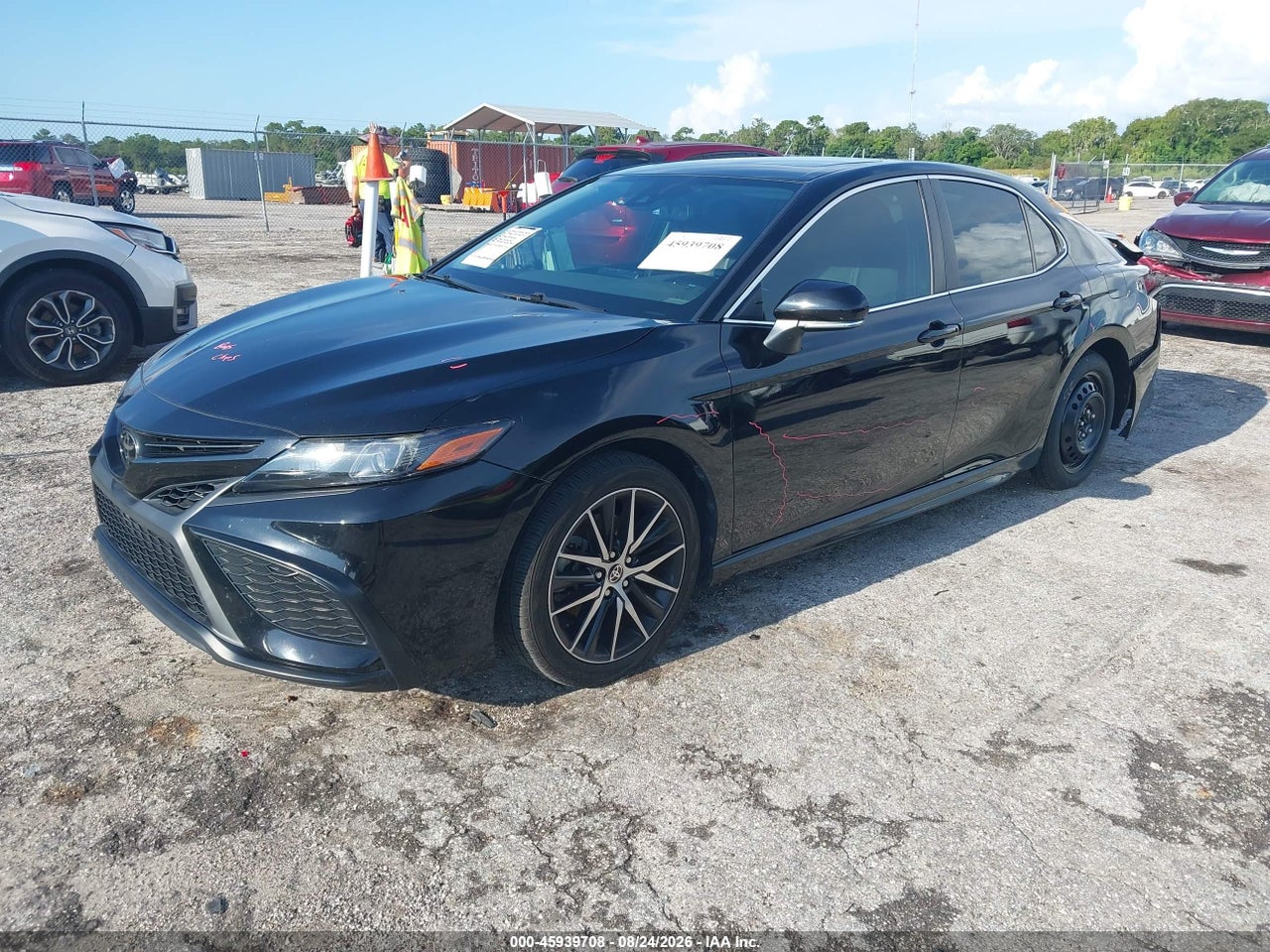 2022 TOYOTA CAMRY SE AWD · 2/11