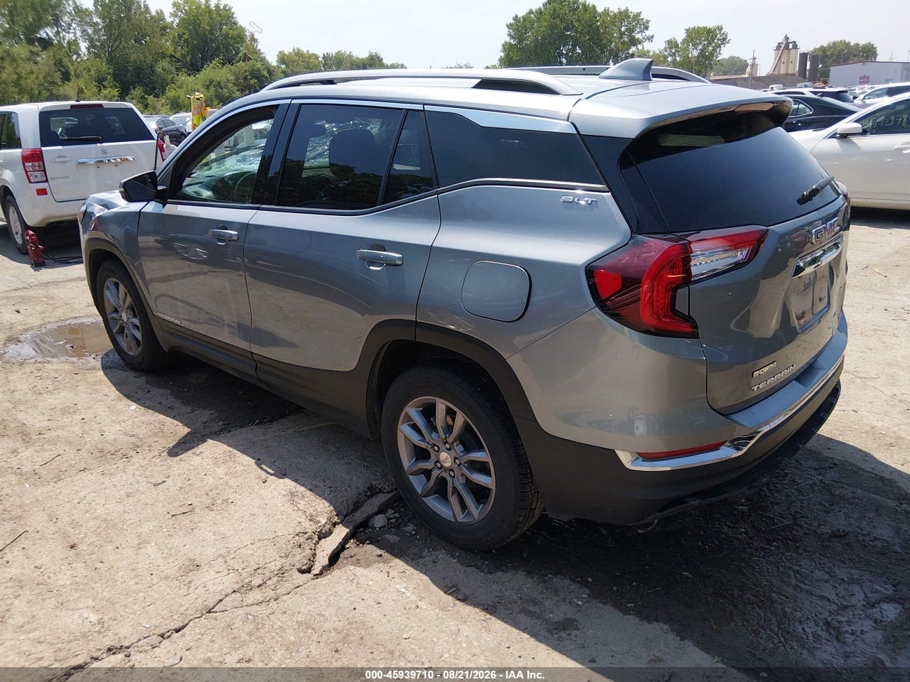 2024 GMC TERRAIN AWD SLT · 3/11