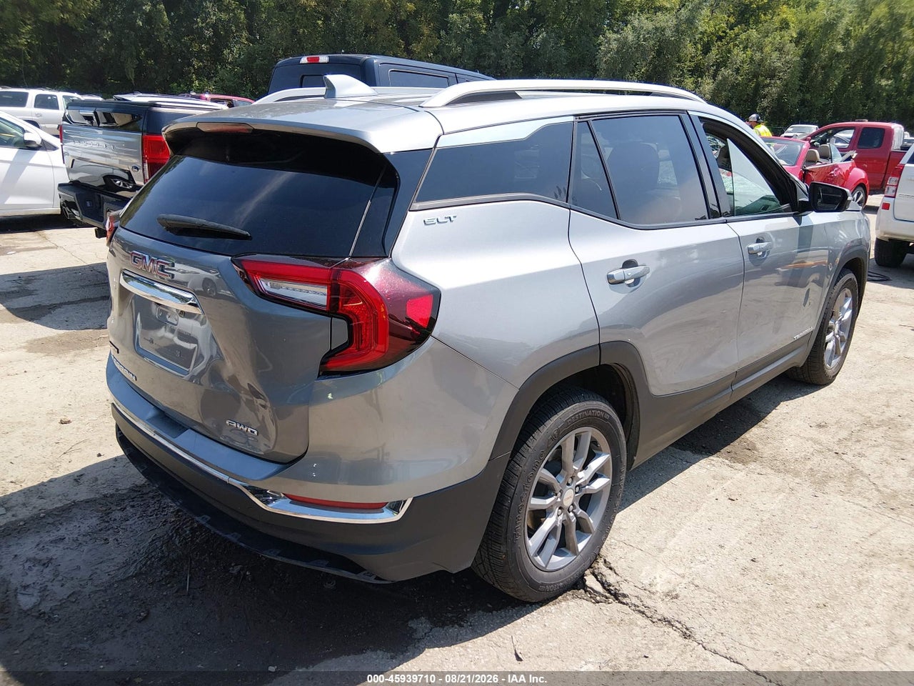 2024 GMC TERRAIN AWD SLT · 4/11
