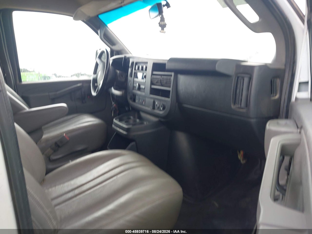 2020 GMC SAVANA CARGO RWD 2500 REGULAR WHEELBASE WORK VAN · 5/11