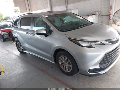 2021 TOYOTA SIENNA LE