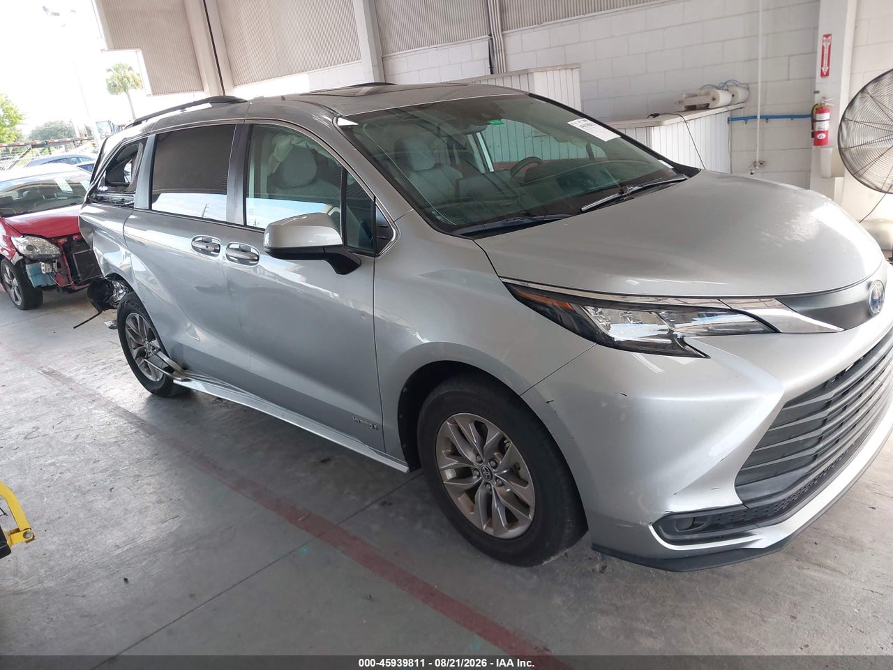 2021 TOYOTA SIENNA LE