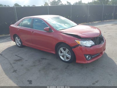 2014 TOYOTA CAMRY SE
