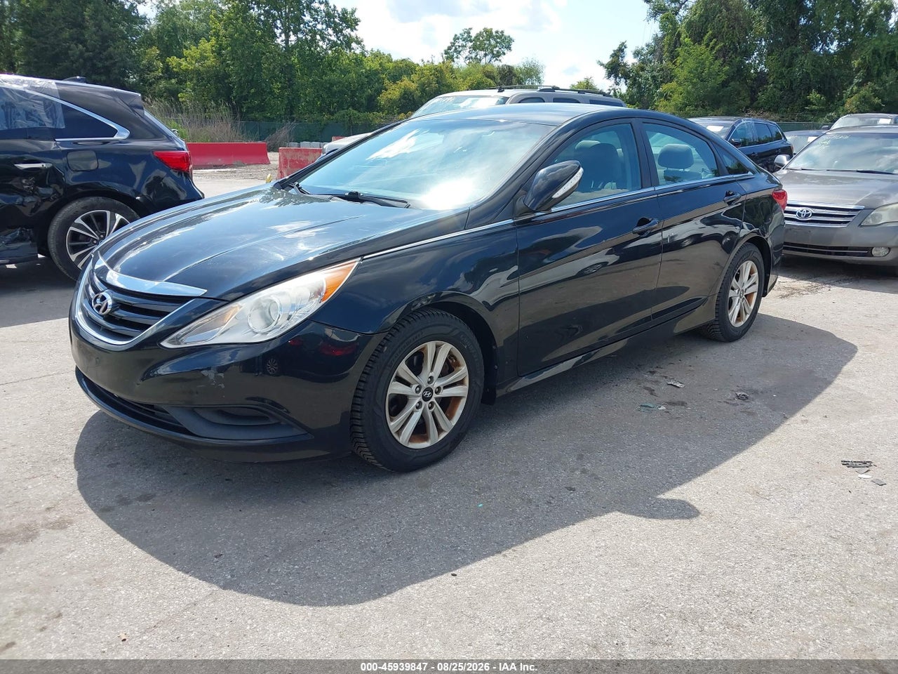 2014 HYUNDAI SONATA GLS · 2/11