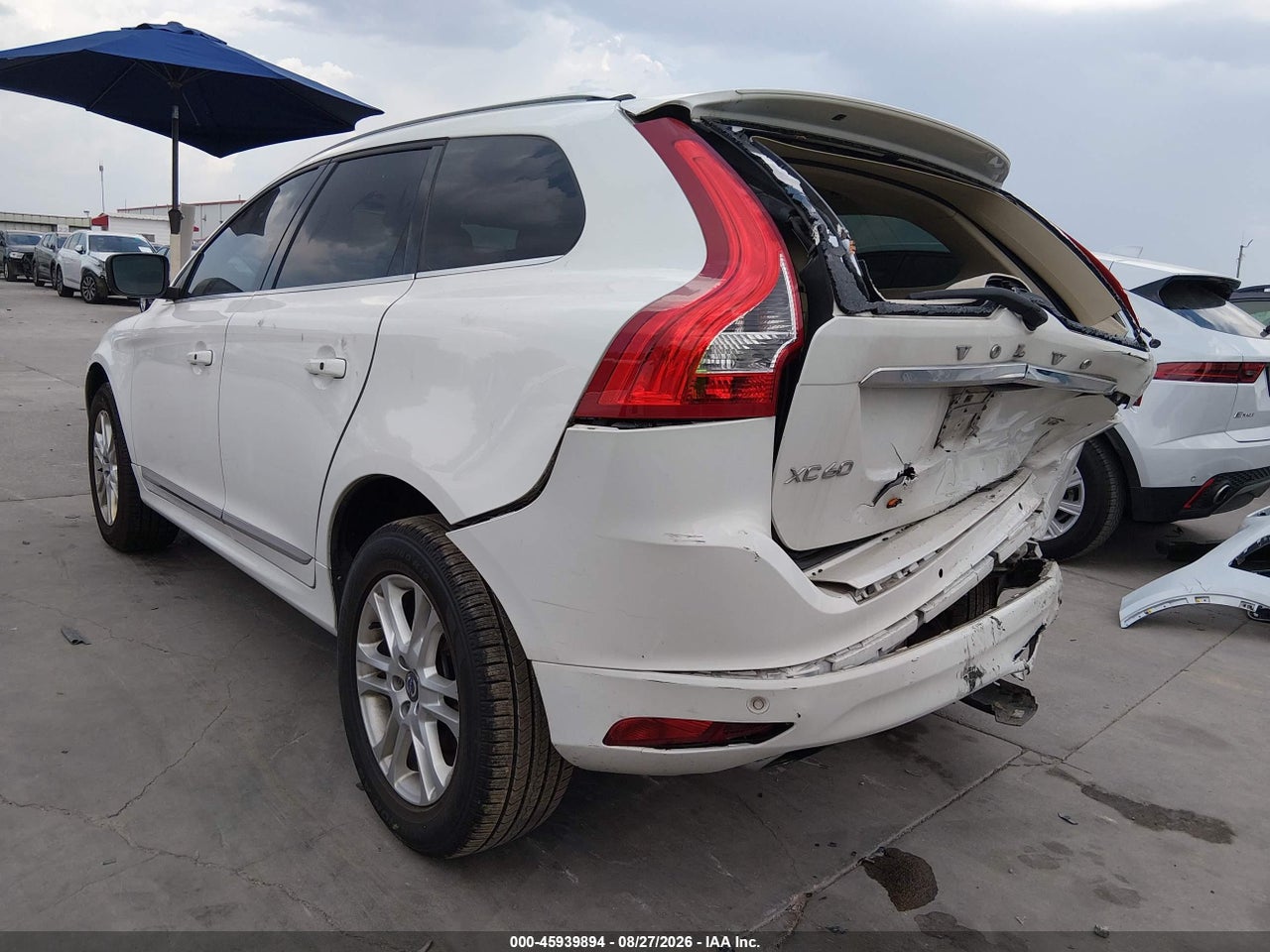 2015 VOLVO XC60 T5 PREMIER · 3/11
