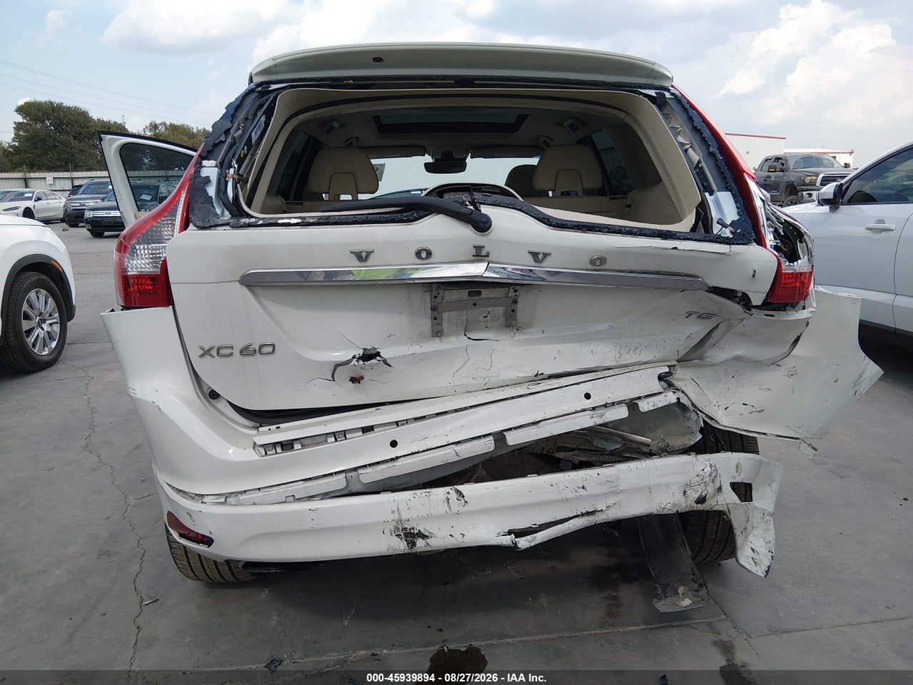 2015 VOLVO XC60 T5 PREMIER · 6/11