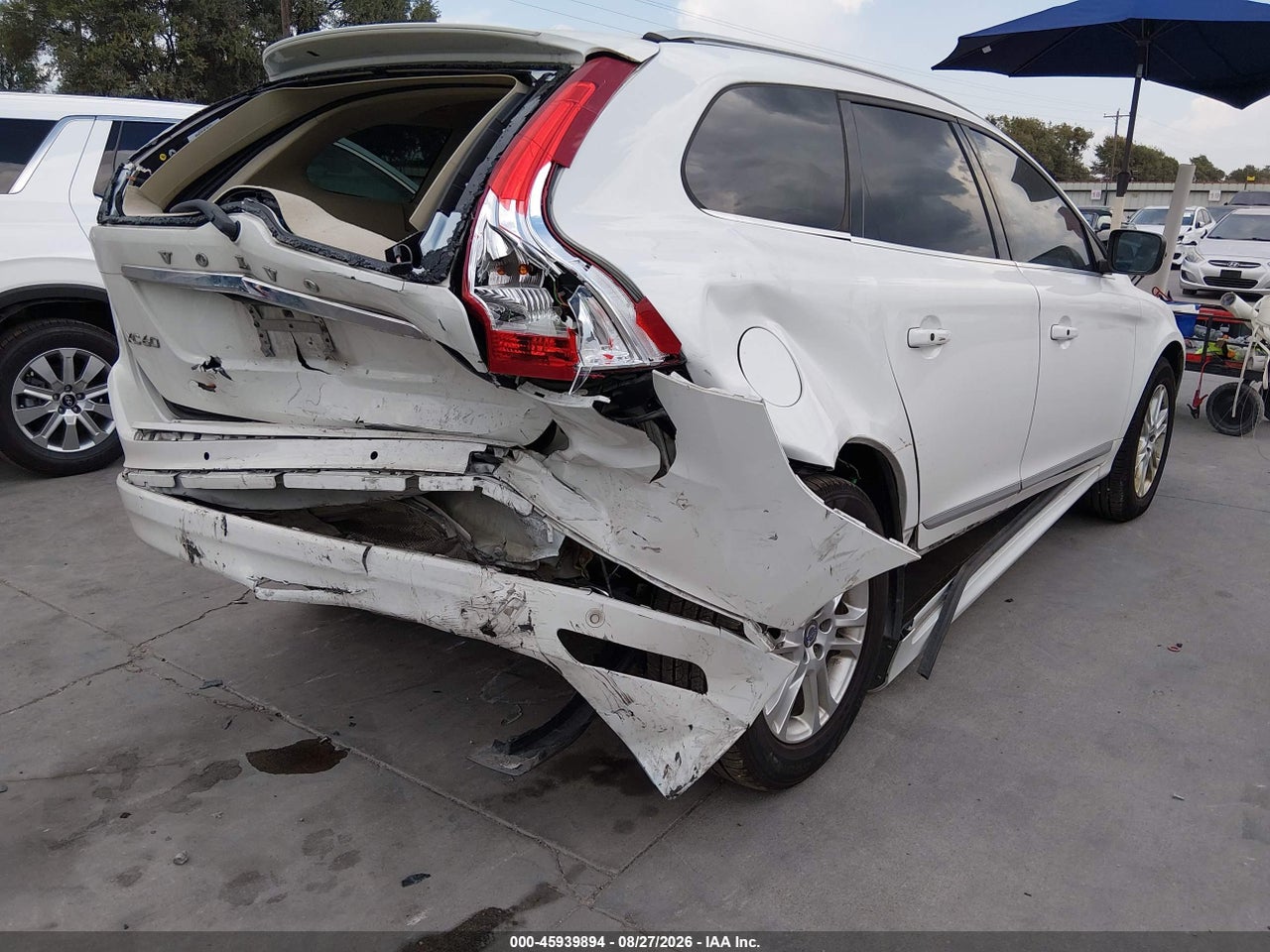 2015 VOLVO XC60 T5 PREMIER · 4/11