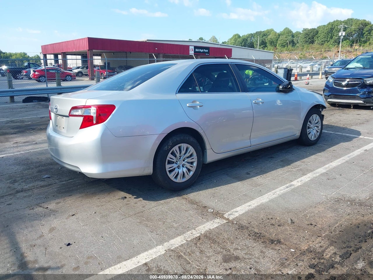 2014 TOYOTA CAMRY L · 4/11