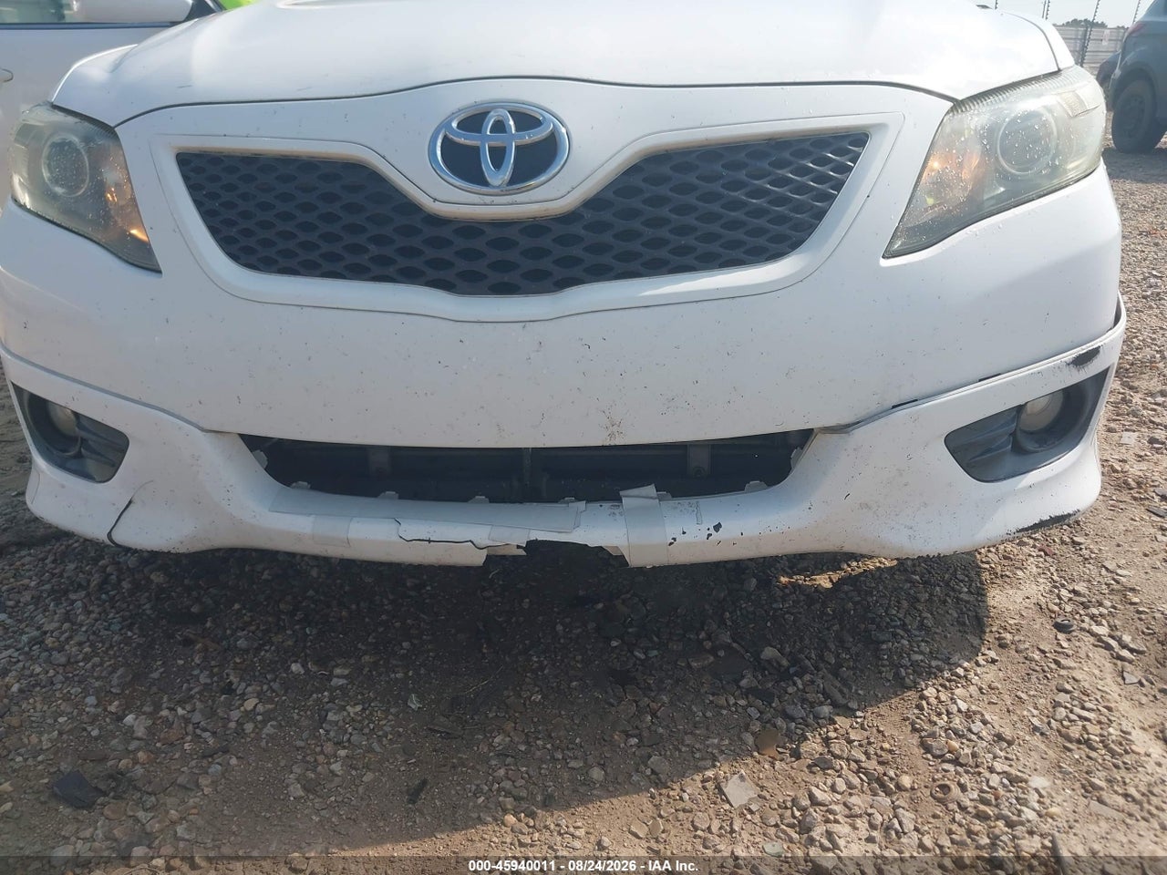 2011 TOYOTA CAMRY SE · 6/11