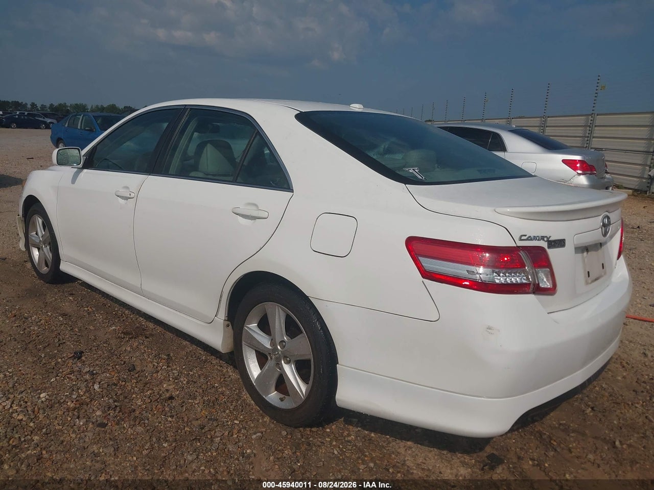 2011 TOYOTA CAMRY SE · 3/11
