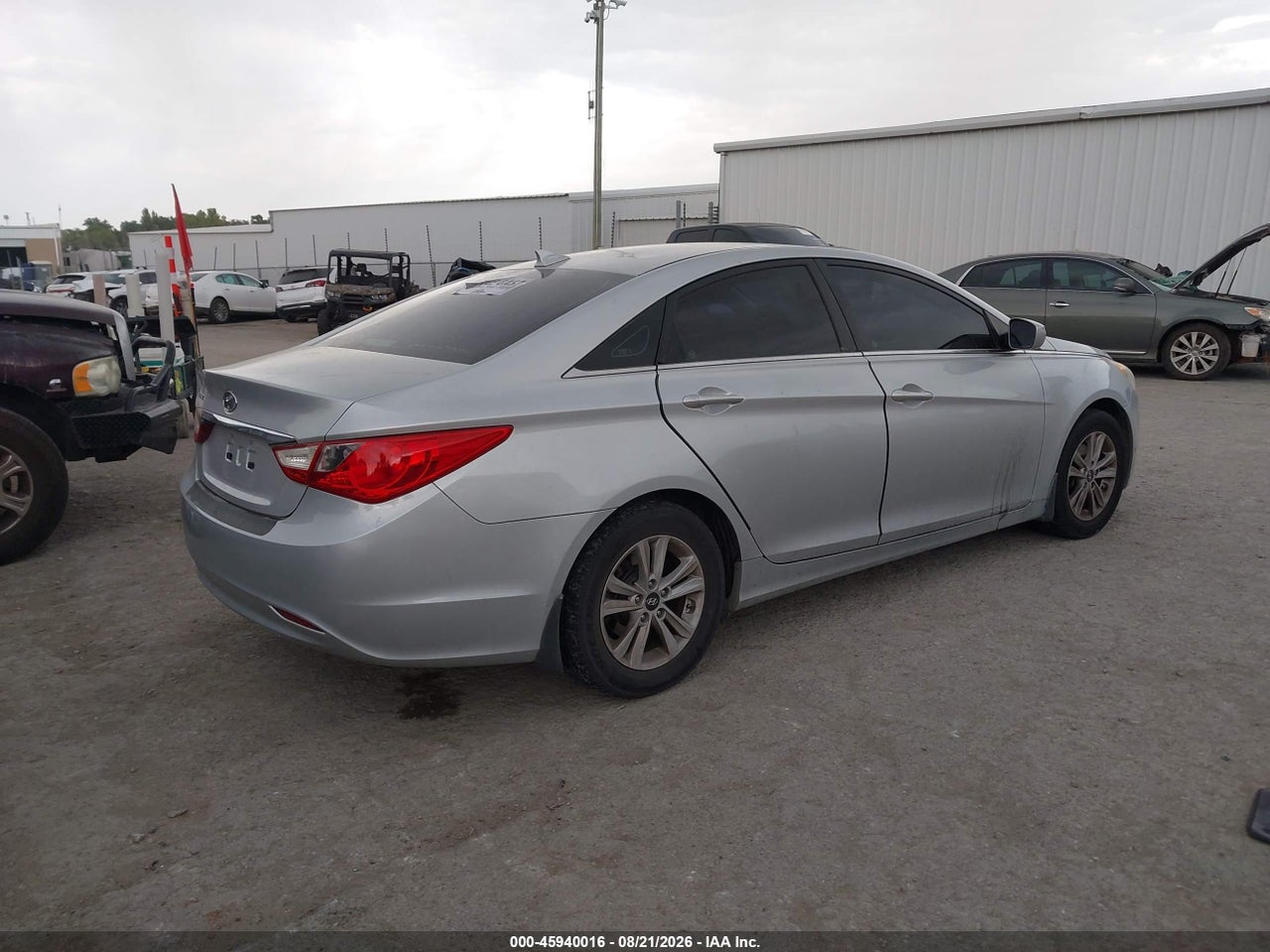 2013 HYUNDAI SONATA GLS · 4/11