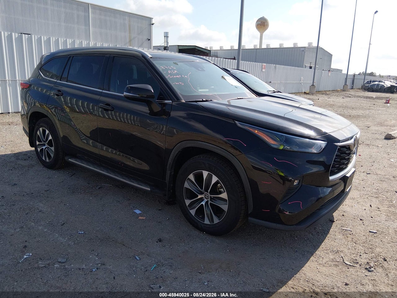 2022 TOYOTA HIGHLANDER XLE
