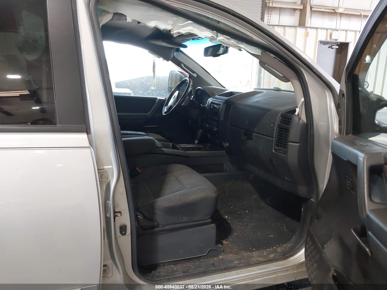 2012 NISSAN TITAN SV · 5/11