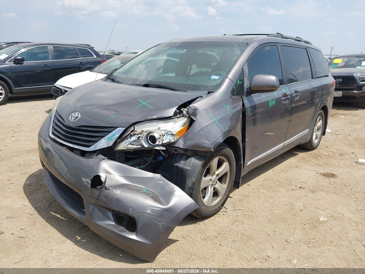 2013 TOYOTA SIENNA LE V6 8 PASSENGER · 2/11