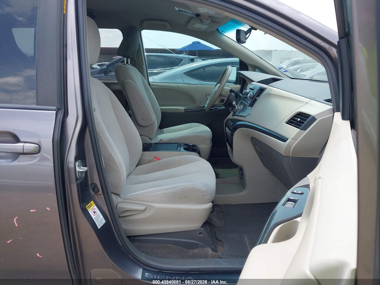 2013 TOYOTA SIENNA LE V6 8 PASSENGER · 5/11