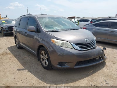2013 TOYOTA SIENNA LE V6 8 PASSENGER