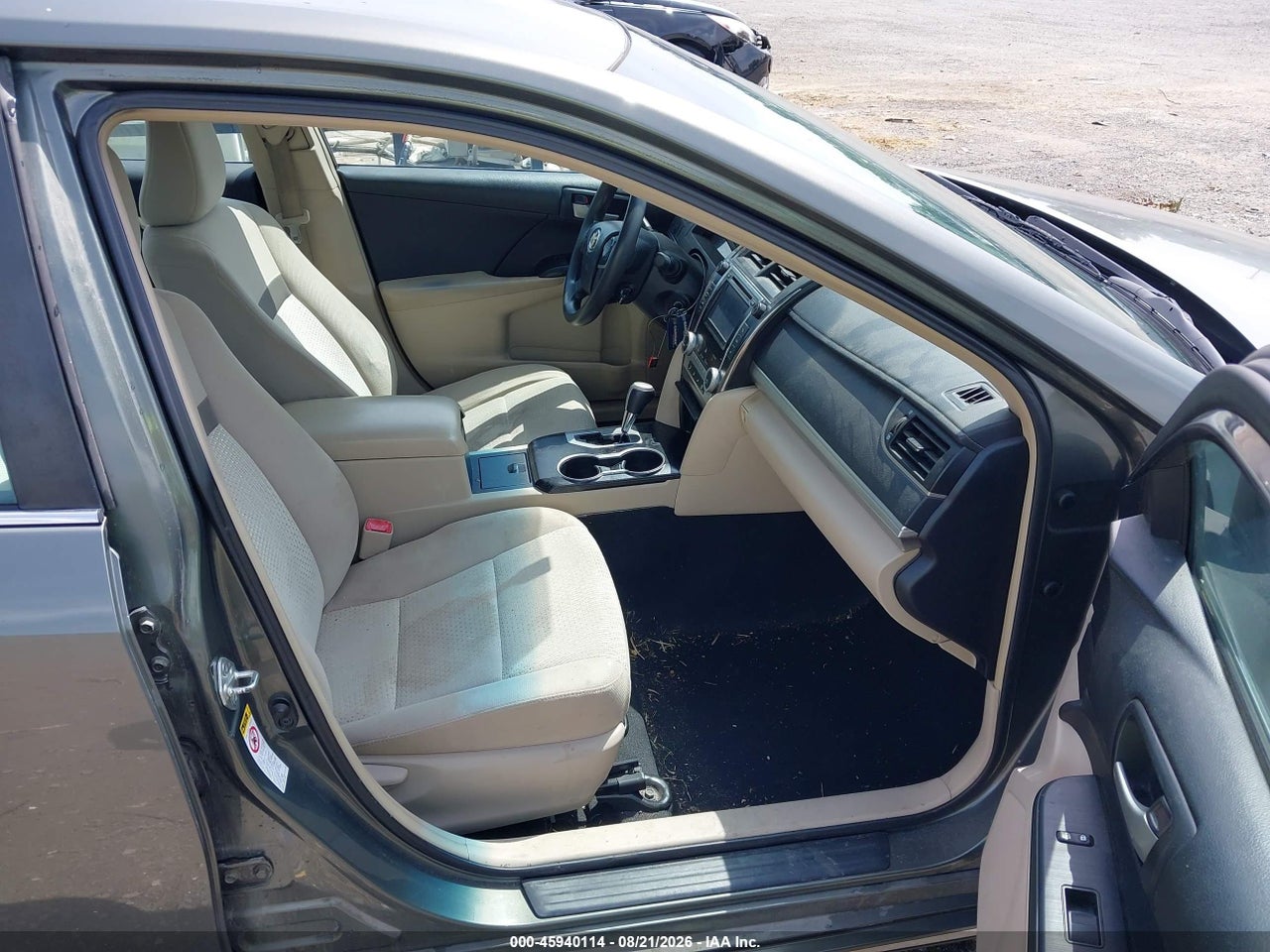 2013 TOYOTA CAMRY LE · 5/8