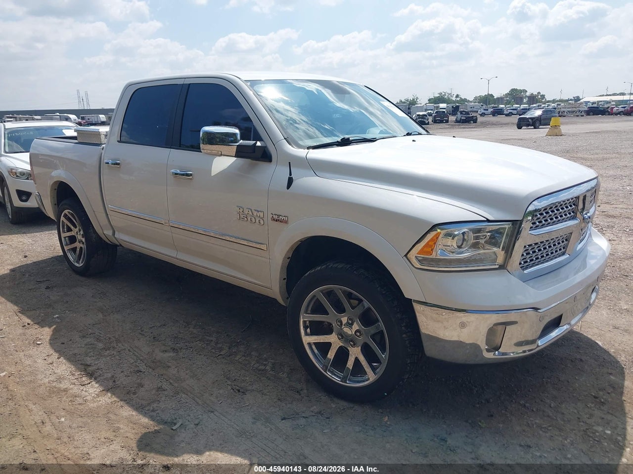 1C6RR7NT1HS****** · 2017 RAM 1500 LARAMIE  4X4 5'7 BOX