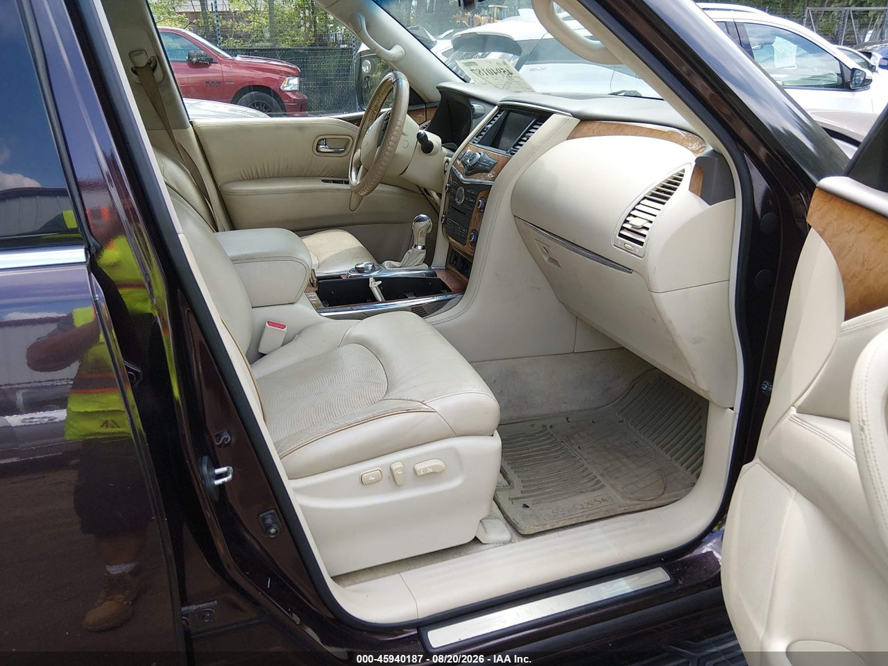 2013 INFINITI QX56   · 5/11