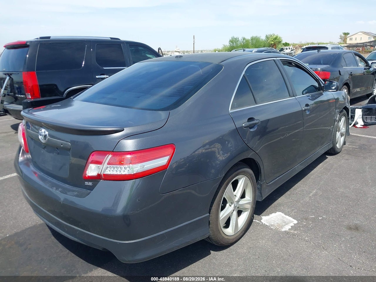 2011 TOYOTA CAMRY SE · 4/11