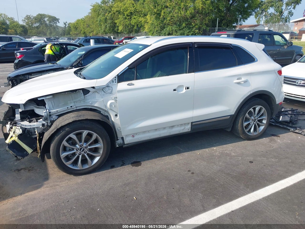 2017 LINCOLN MKC SELECT · 2/11